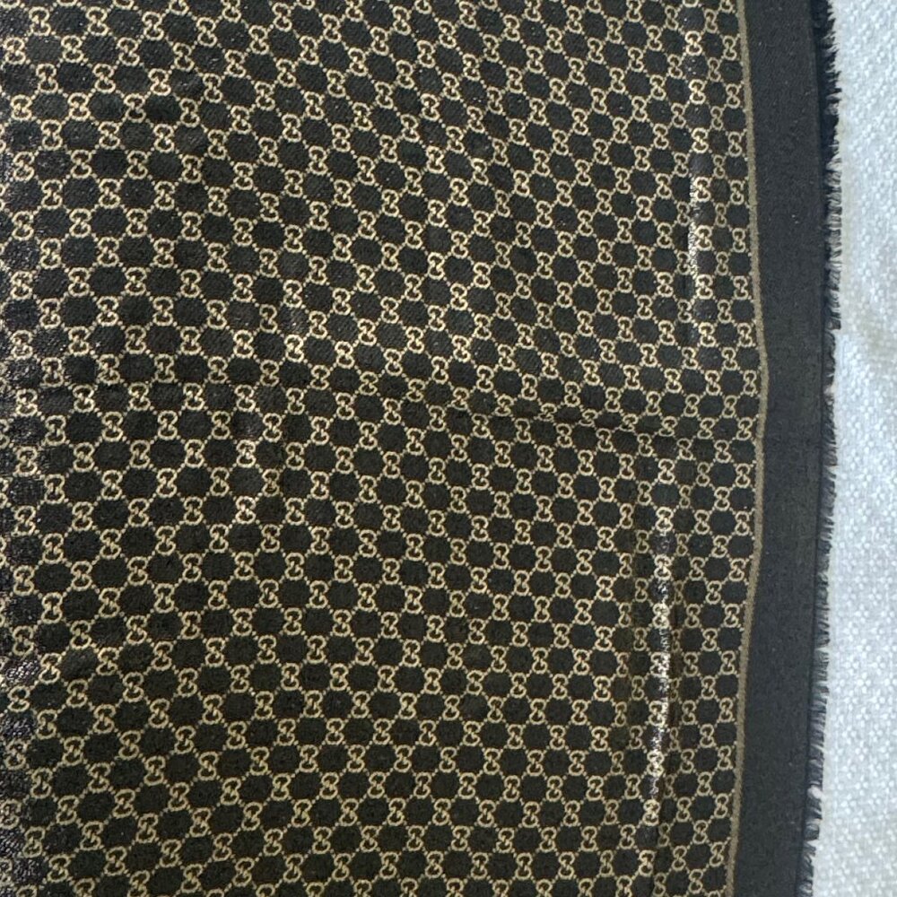 Gucci scarf
